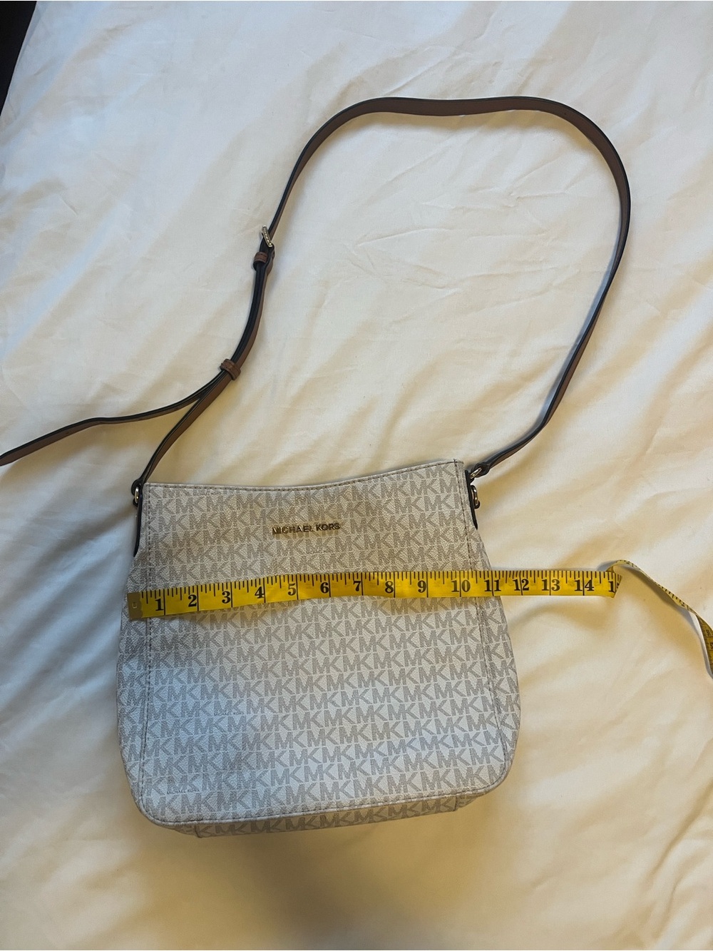 Michael Kors Beige Monogram Crossbody with Brown Strap - Picture 4 of 16